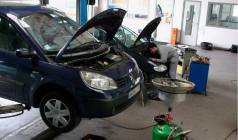 像這樣的車輛故障是無法修復(fù)的，說能修好的，