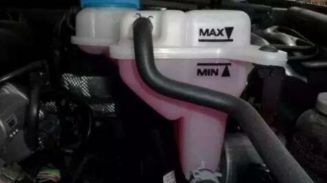 為什么防凍液經(jīng)常會(huì)少？防凍液少了會(huì)導(dǎo)致什么