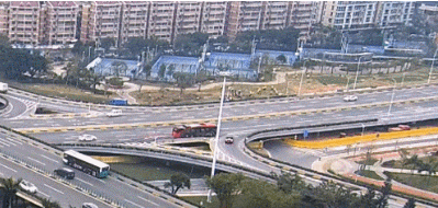 老板開500萬賓利上路！少看一眼瞬間損失30萬！